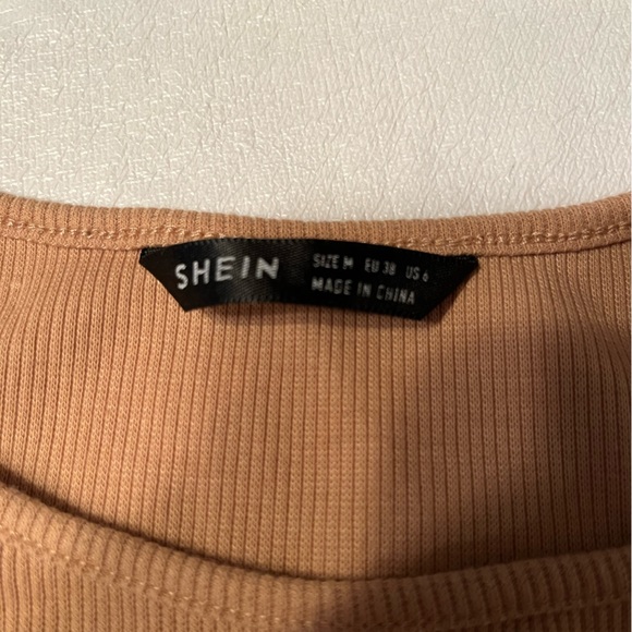 Crop top - Picture 3 of 4